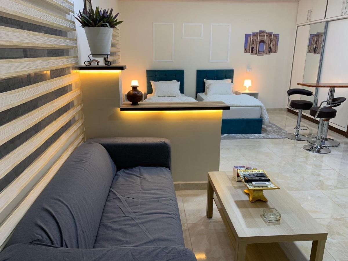Tayoon Host Apartment Джераш Екстериор снимка