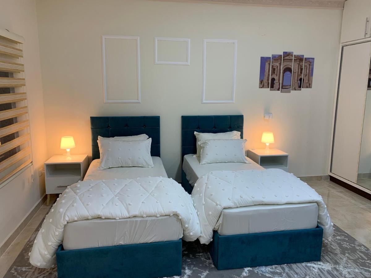Tayoon Host Apartment Джераш Екстериор снимка
