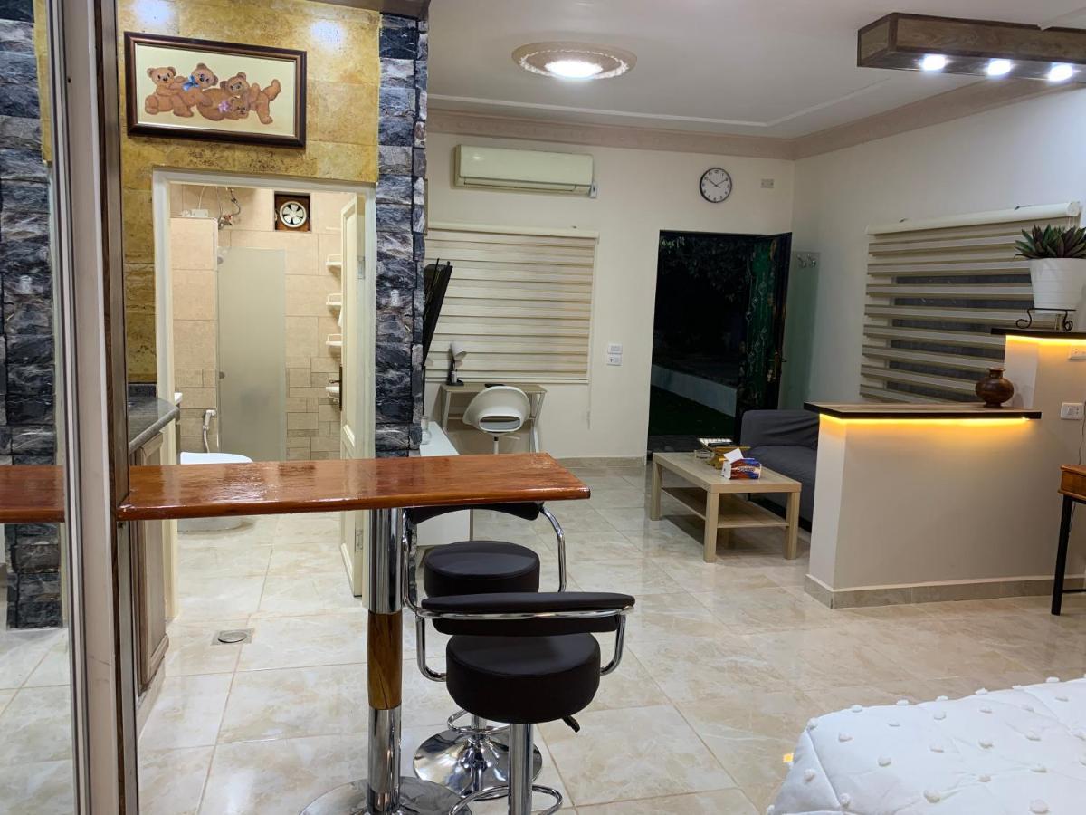 Tayoon Host Apartment Джераш Екстериор снимка