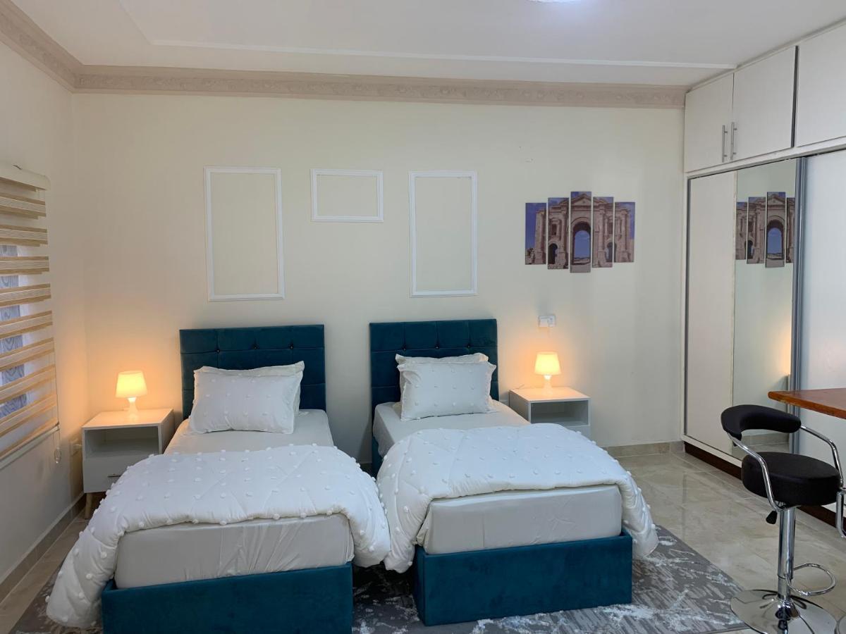 Tayoon Host Apartment Джераш Екстериор снимка